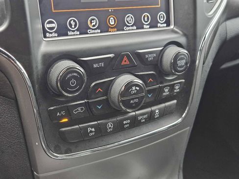 Used 2018 Jeep Grand Cherokee Altitude AWD/4WD image 19