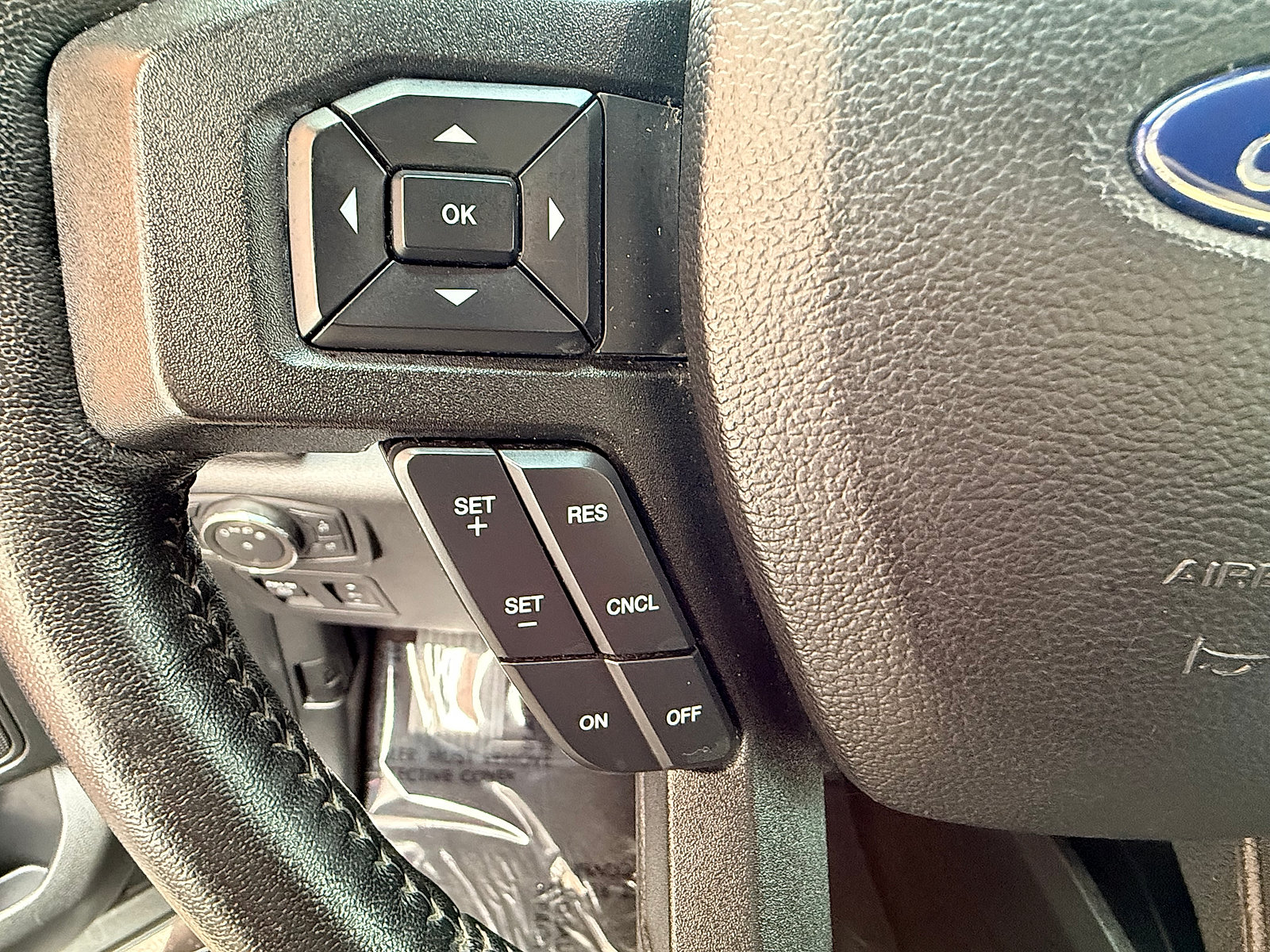 Used 2020 Ford F150 XLT w/ Equipment Group 302A Luxury AWD/4WD image 23