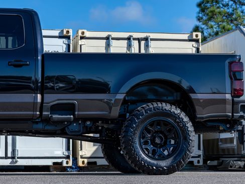 New 2025 Ford F350 King Ranch w/ FX4 Off-Road Package image 38