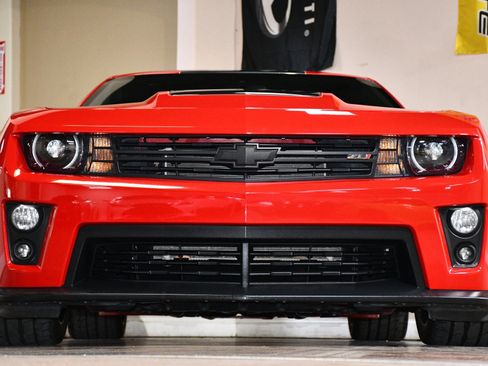 Used 2013 Chevrolet Camaro ZL1 w/ Gray Stripe Package RWD image 81