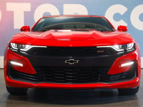 Used 2019 Chevrolet Camaro SS RWD image 19