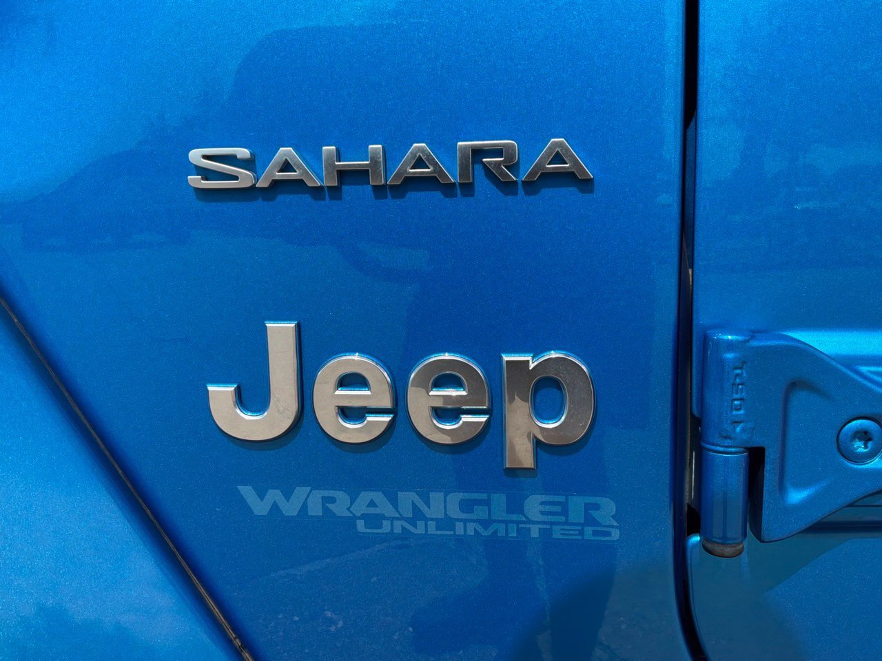 Used 2021 Jeep Wrangler Unlimited Sahara w/ Cold Weather Group AWD/4WD image 12