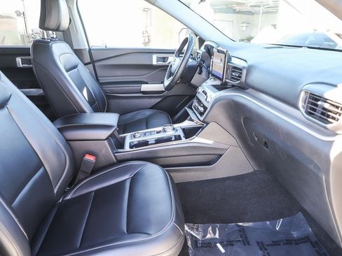 Used 2024 Ford Explorer XLT w/ Equipment Group 202A image 20