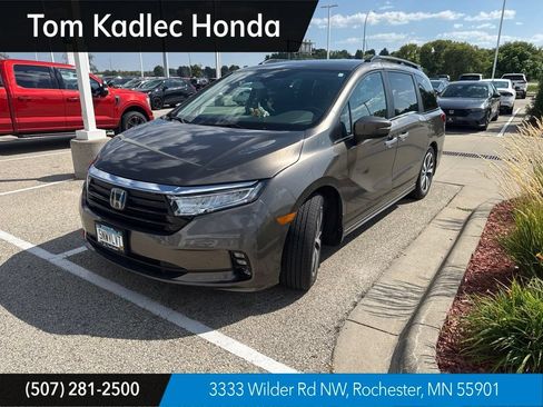 Certified 2021 Honda Odyssey Touring image 1