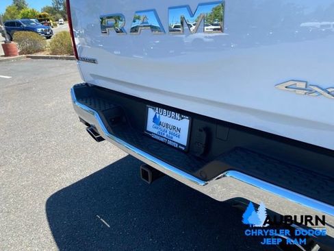 Used 2025 RAM 1500 Laramie AWD/4WD image 9