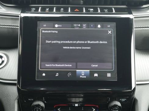 Used 2025 Jeep Grand Cherokee Laredo X AWD/4WD image 4