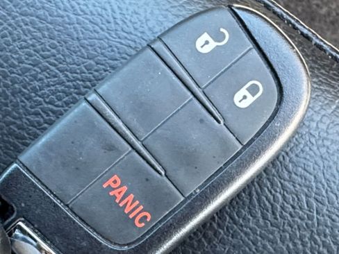 Used 2025 Jeep Compass Trailhawk image 22