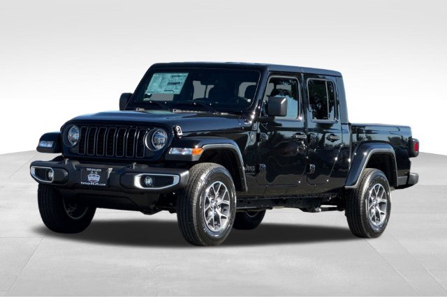 Used 2025 Jeep Gladiator Sport AWD/4WD image 8