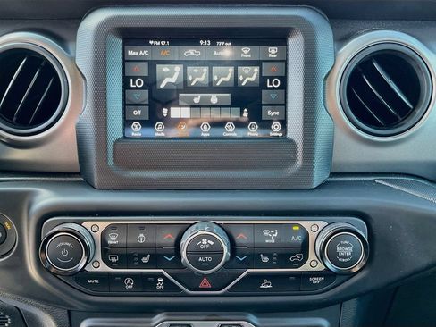 Used 2023 Jeep Gladiator Sport AWD/4WD image 23