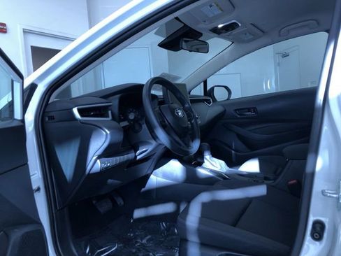 Used 2025 Toyota Corolla LE image 10