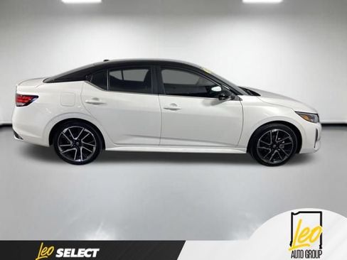 Used 2025 Nissan Sentra SR FWD image 7