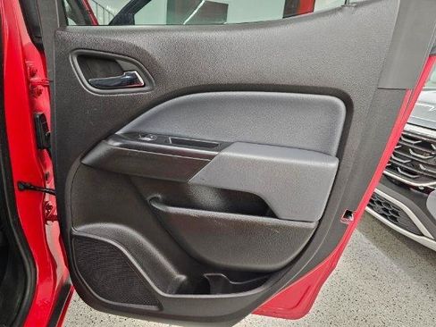 Used 2019 Chevrolet Colorado Z71 AWD/4WD image 34
