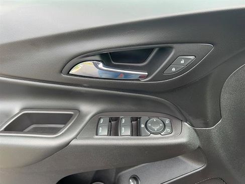Used 2020 Chevrolet Equinox LT image 10