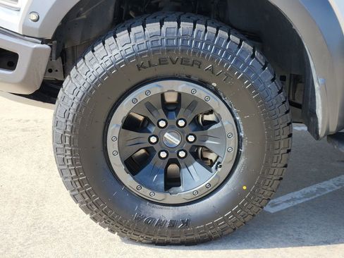 Used 2018 Ford F150 Raptor w/ Equipment Group 802A Luxury AWD/4WD image 17