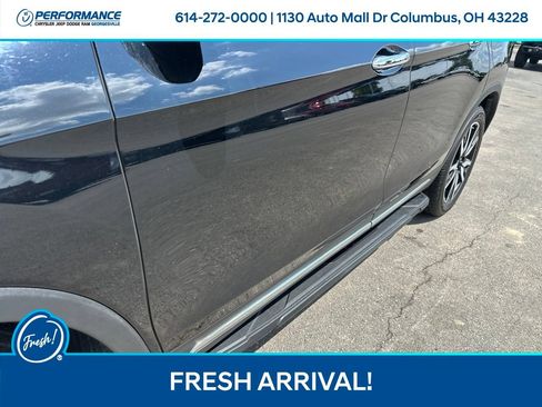 Used 2020 Honda Pilot Touring image 11