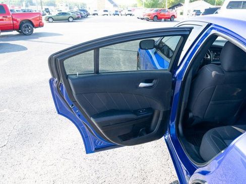 Used 2021 Dodge Charger SXT w/ Blacktop Package image 11