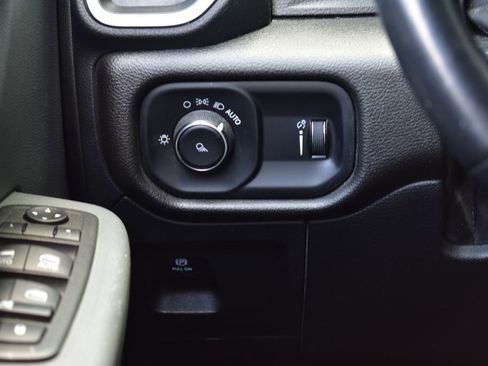 Used 2023 RAM 1500 Big Horn RWD image 39