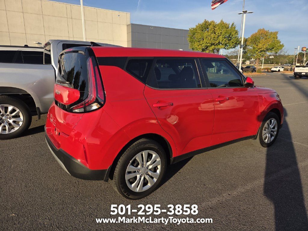 Used 2024 Kia Soul LX FWD image 5