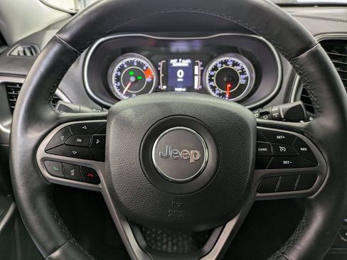 Used 2019 Jeep Cherokee Latitude Plus w/ Cold Weather Group AWD/4WD image 20