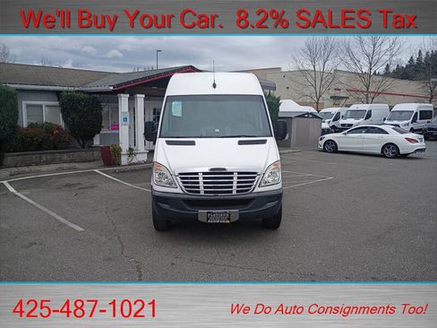 Used 2010 Freightliner Sprinter 2500 image 2