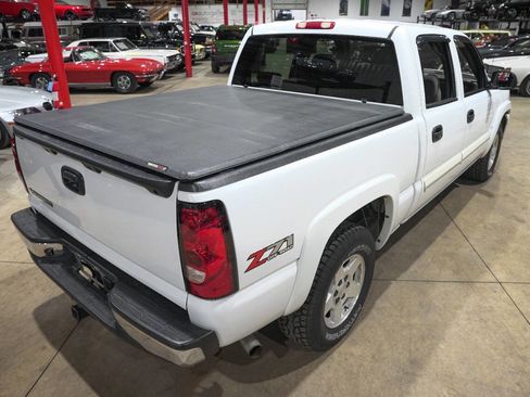 Used 2006 Chevrolet Silverado 1500 LT w/ Light Duty Power Package image 17