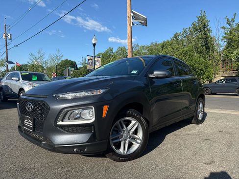 Used 2021 Hyundai Kona SE AWD/4WD image 3