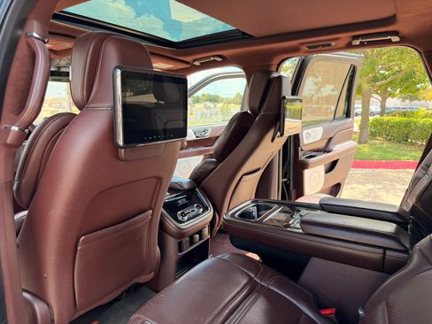 Used 2019 Lincoln Navigator Black Label w/ Cargo Package AWD/4WD image 14