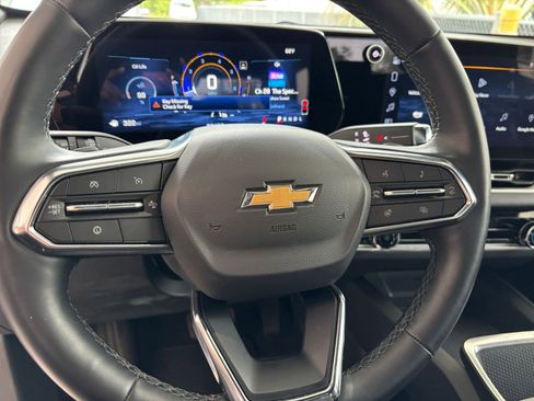 Used 2025 Chevrolet Equinox LT FWD image 29