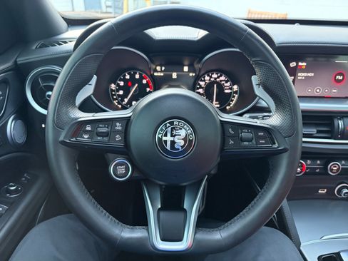Used 2022 Alfa Romeo Stelvio Veloce AWD/4WD image 20