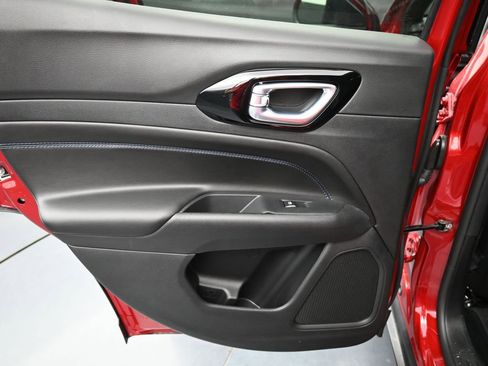 New 2026 Jeep Compass Latitude image 26