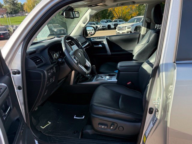 Used 2022 Toyota 4Runner Limited AWD/4WD image 14