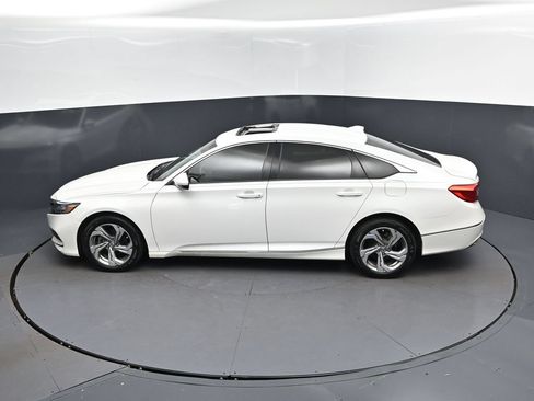Used 2018 Honda Accord EX image 31