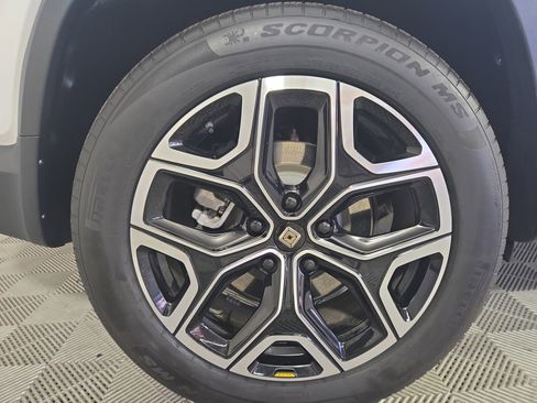 Used 2025 Rivian R1S Adventure image 12