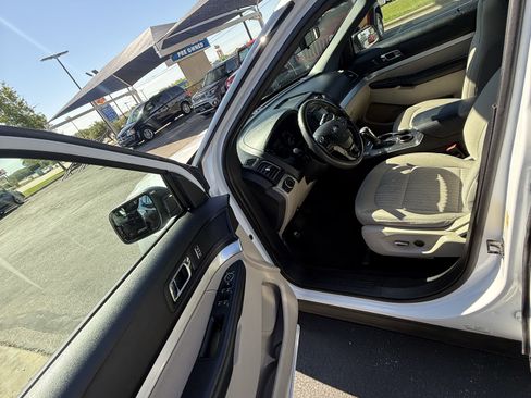 Used 2018 Ford Explorer FWD image 19