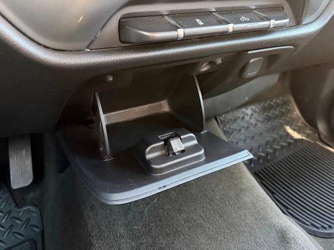 Used 2015 Chevrolet Silverado 1500 LT image 31