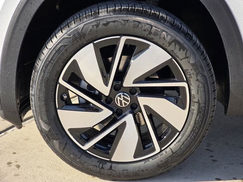 New 2026 Volkswagen Atlas SEL AWD/4WD image 8