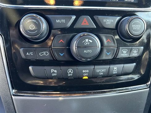 Used 2022 Jeep Grand Cherokee Limited image 28