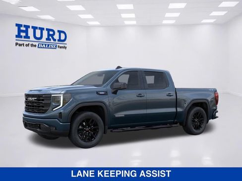 New 2026 GMC Sierra 1500 Elevation w/ LPO, Elevation Black Package AWD/4WD image 32