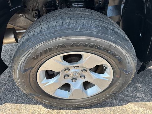 Used 2022 RAM 1500 Big Horn AWD/4WD image 38