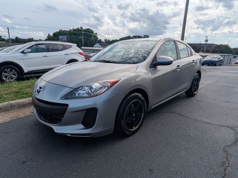 Used 2013 MAZDA MAZDA3 i SV FWD image 3