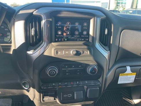 Used 2025 Chevrolet Silverado 1500 Custom Trail Boss w/ Turbomax Blackout Package AWD/4WD image 21