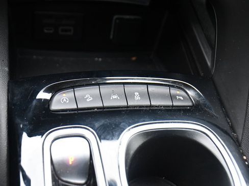 Used 2021 Buick Envision Essence w/ Technology Package I image 31