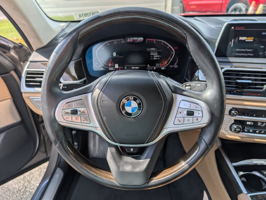 Used 2021 BMW 750i xDrive w/ Executive Package AWD/4WD image 11