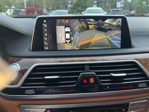 Used 2018 BMW 750i image 53