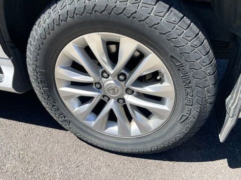 Used 2017 Lexus GX 460 Premium w/ Premium Package AWD/4WD image 17