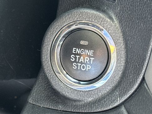 Certified 2025 Subaru Outback Onyx Edition image 18