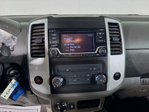 Used 2016 Nissan Frontier SV image 11