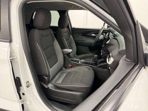 Used 2023 Chevrolet TrailBlazer LT w/ Convenience Package AWD/4WD image 11