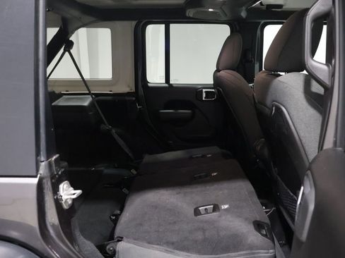 Used 2025 Jeep Wrangler Unlimited Rubicon image 20