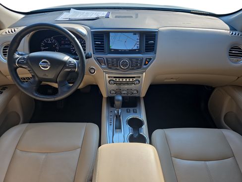 Used 2019 Nissan Pathfinder SL FWD image 9